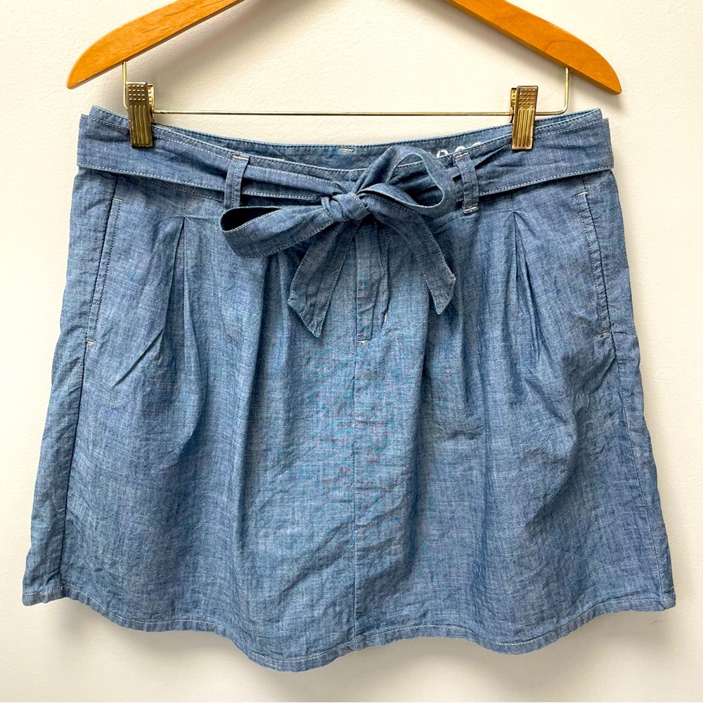 Gap chambray blue denim box pleat mini skirt